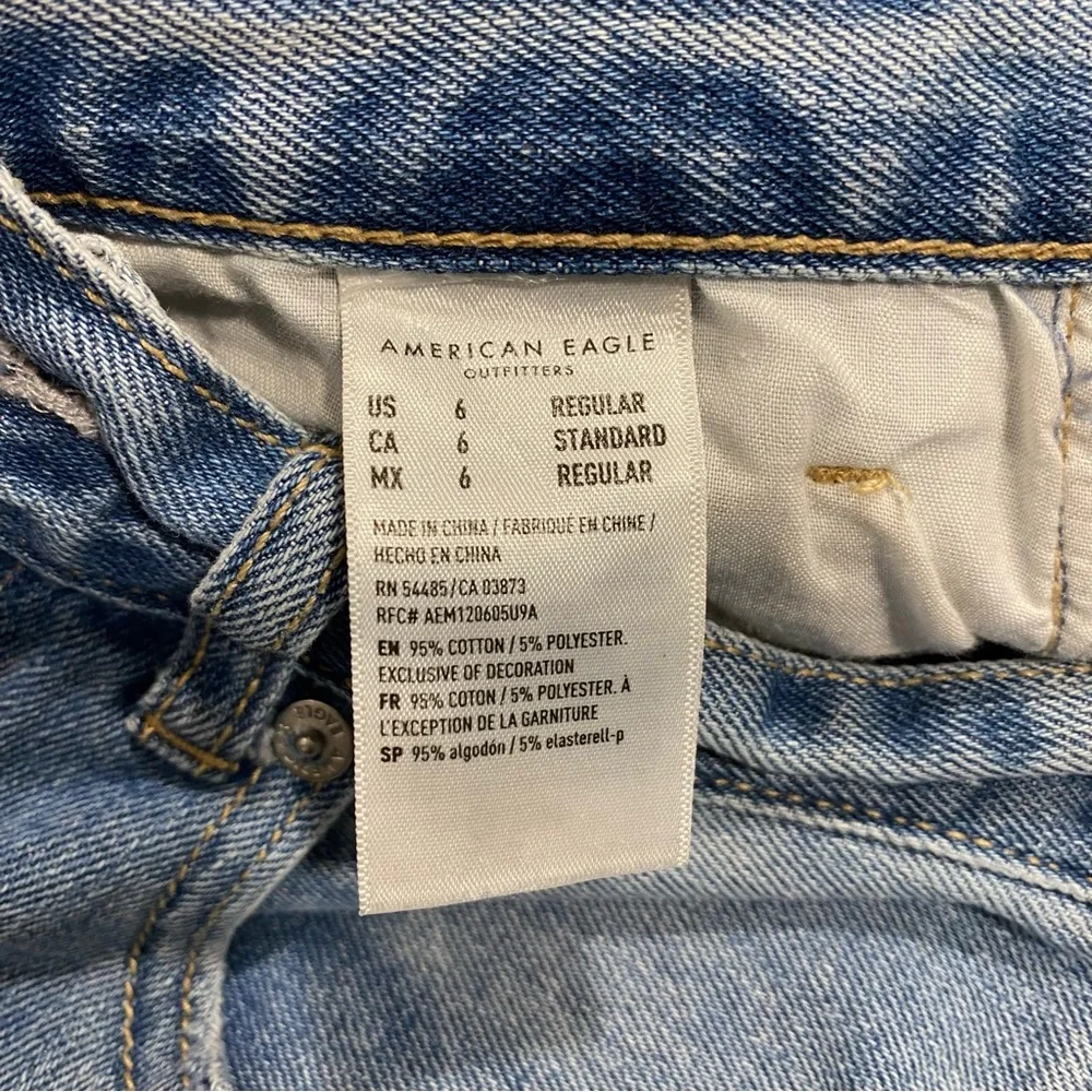 AE Light Wash Distressed Mom Jean - Picture 6 of 6